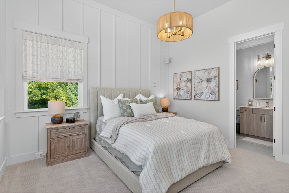 All bedrooms have an en-suite. 3,949sf New Home