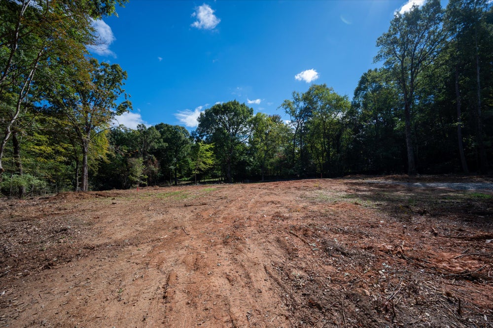 1 acre flat lot. 1.092 Lot for Sale in Charlotte, NC